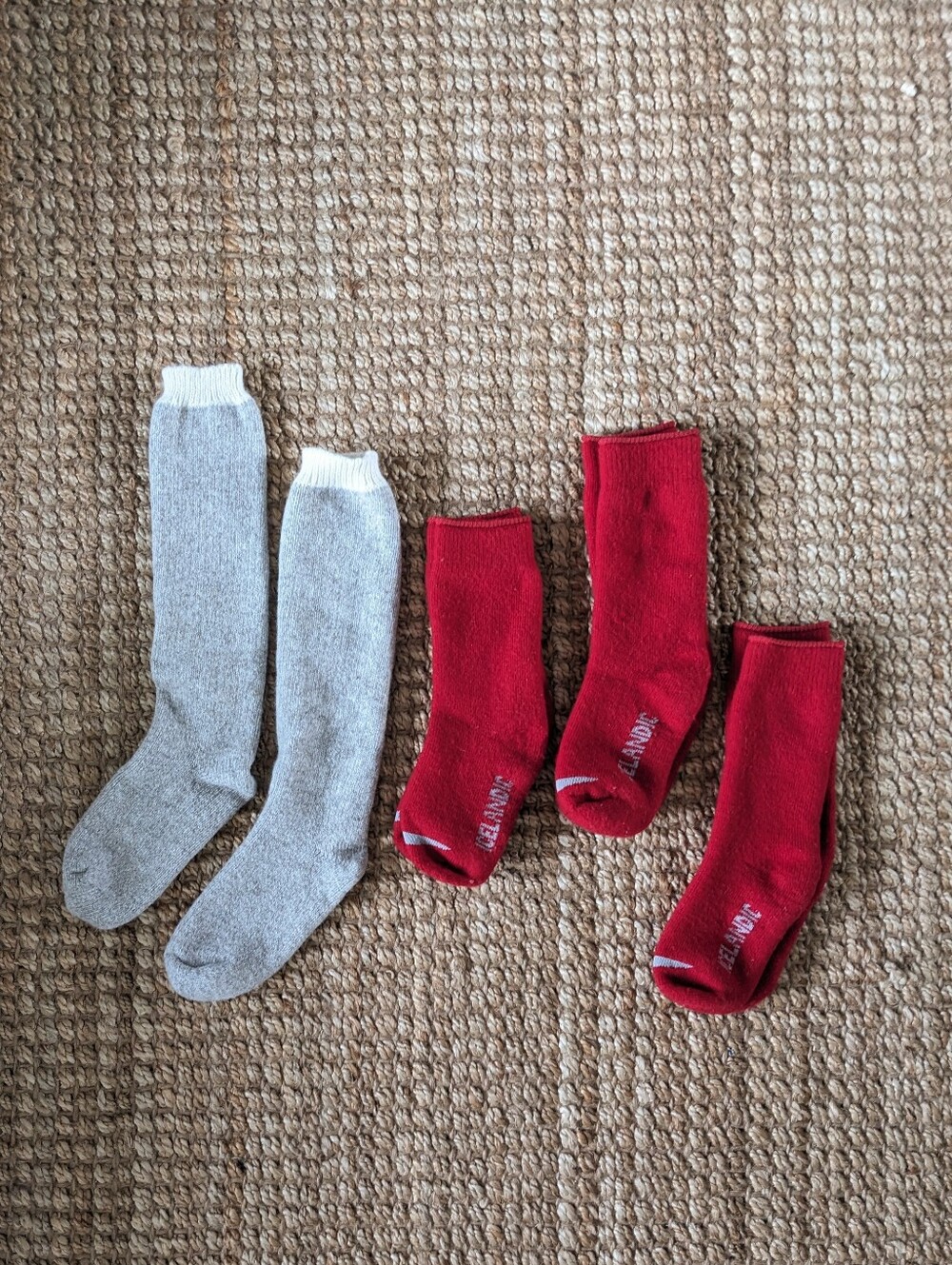 Unisex Anian Rubber Boot Wool Socks / J.B. Fields Merino Wool Socks Red